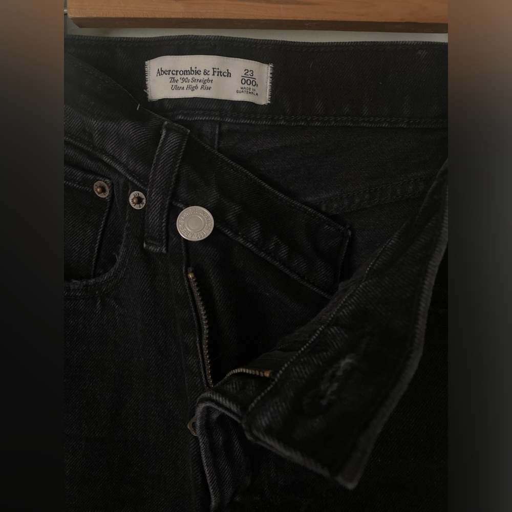 Abercrombie and Fitch The 90’s Straight Ultra High Rise Black Criss Cross 23 - Picture 6 of 7